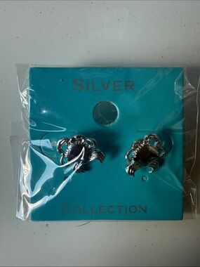 Silver Crab Stud Earrings - Silver Color